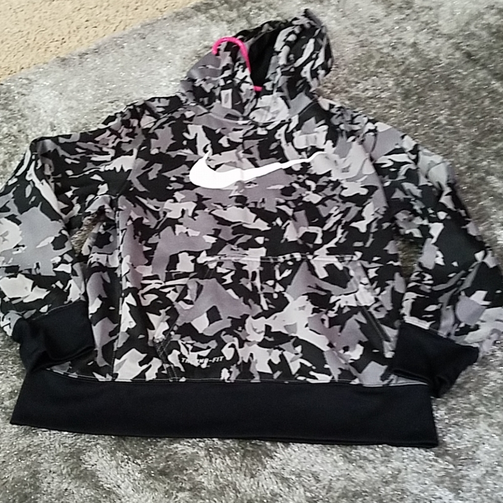Boys MEDIUM nike hoodie